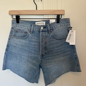 Nwt Aritzia Denim Forum Women's ex-boyfriend high rise mid thigh Shorts